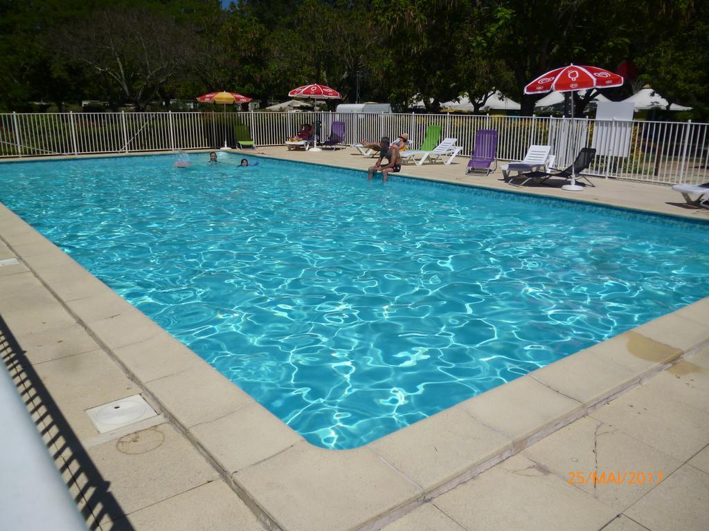 Camping Le Mouliat Hotel Moncrabeau Luaran gambar