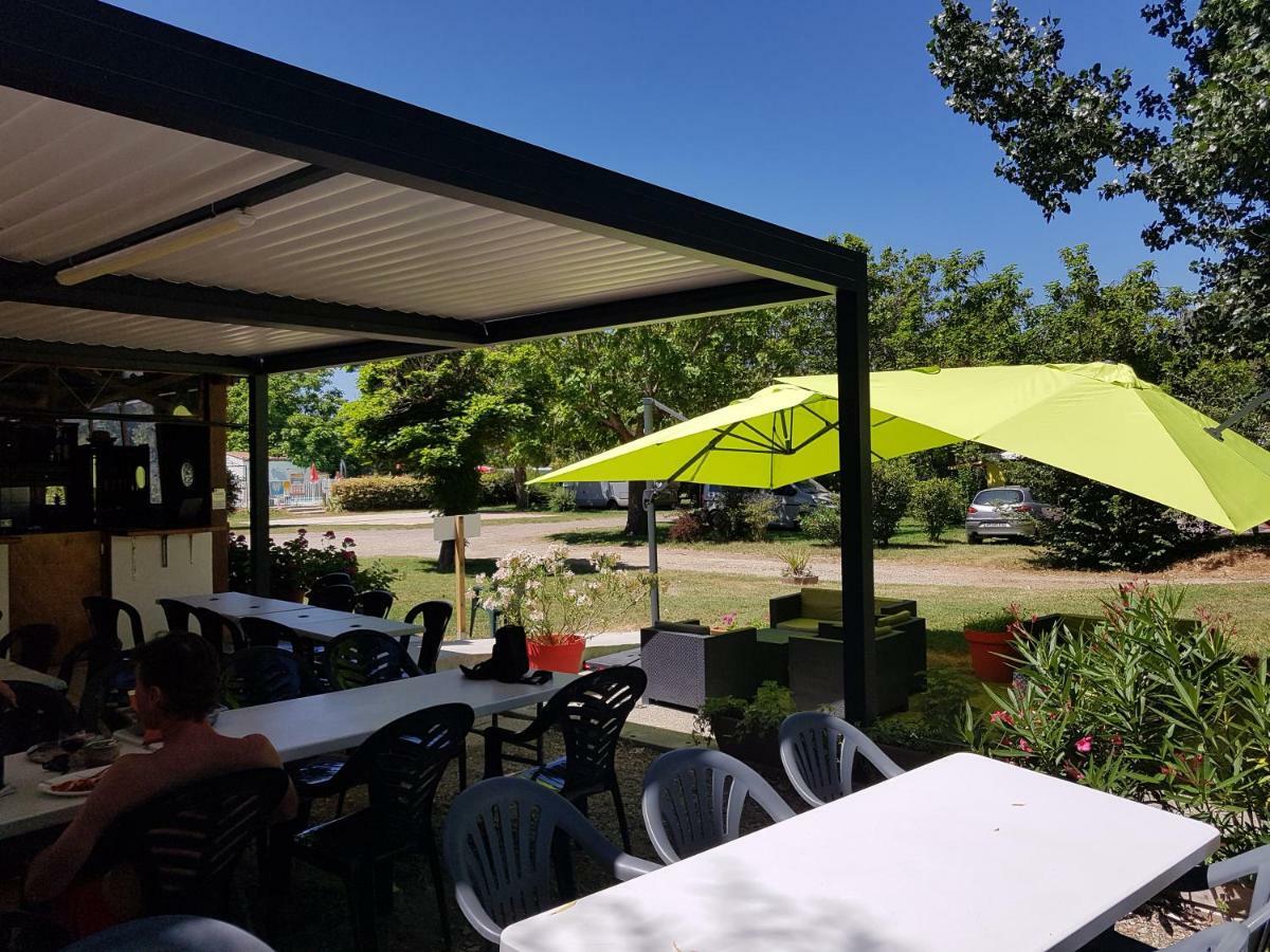 Camping Le Mouliat Hotel Moncrabeau Luaran gambar